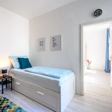Zentrale, Ruhige Auf Dem Werder, 4 Personen Apartment Magdeburg